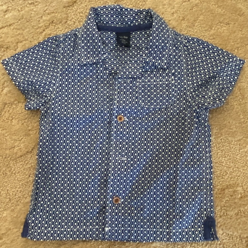 🔥 Like new baby Gap shirt size 18-24 M